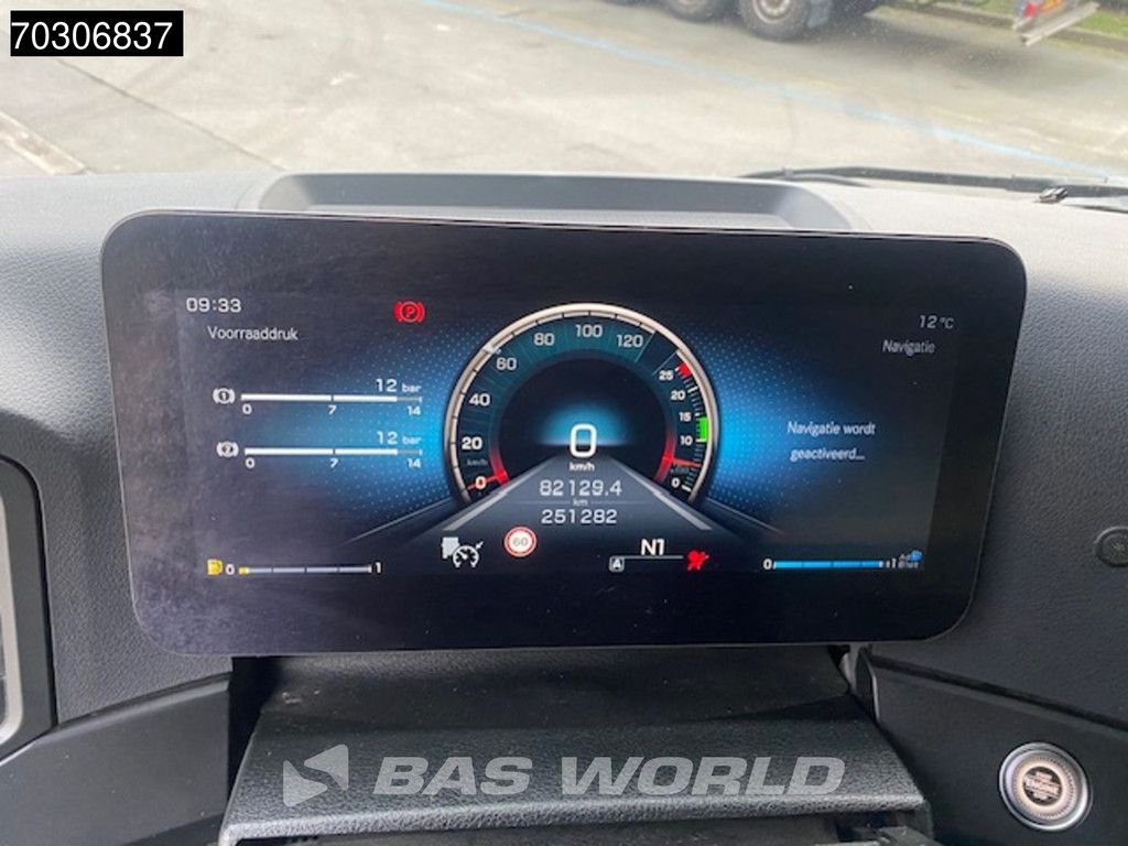 Mercedes Actros 1853 4X2 Gigaspace Mirrorcam Retarder 2x tanks Euro 6