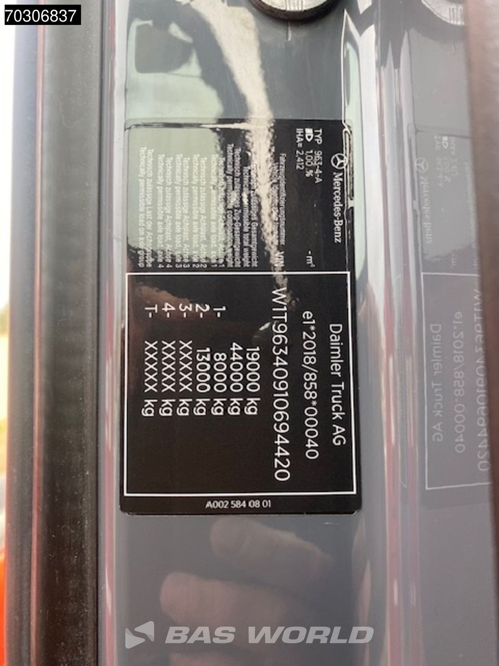 Mercedes Actros 1853 4X2 Gigaspace Mirrorcam Retarder 2x tanks Euro 6