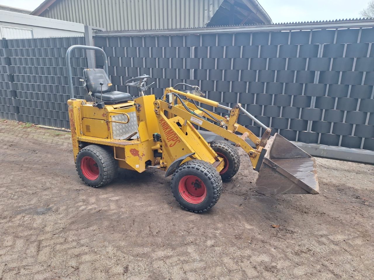 Knikmops 90 shovel avant giant multione hytec