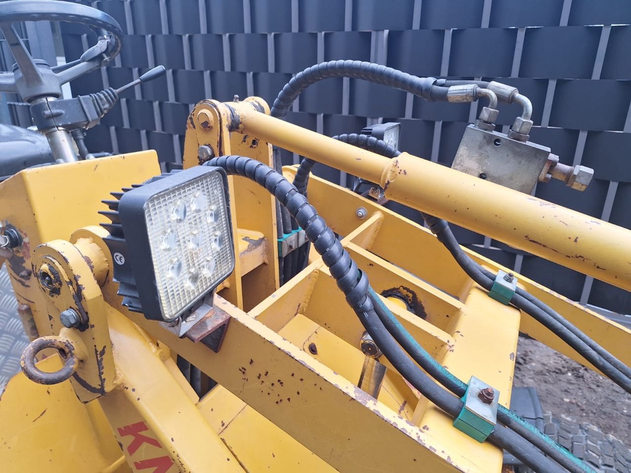 Knikmops 90 shovel avant giant multione hytec