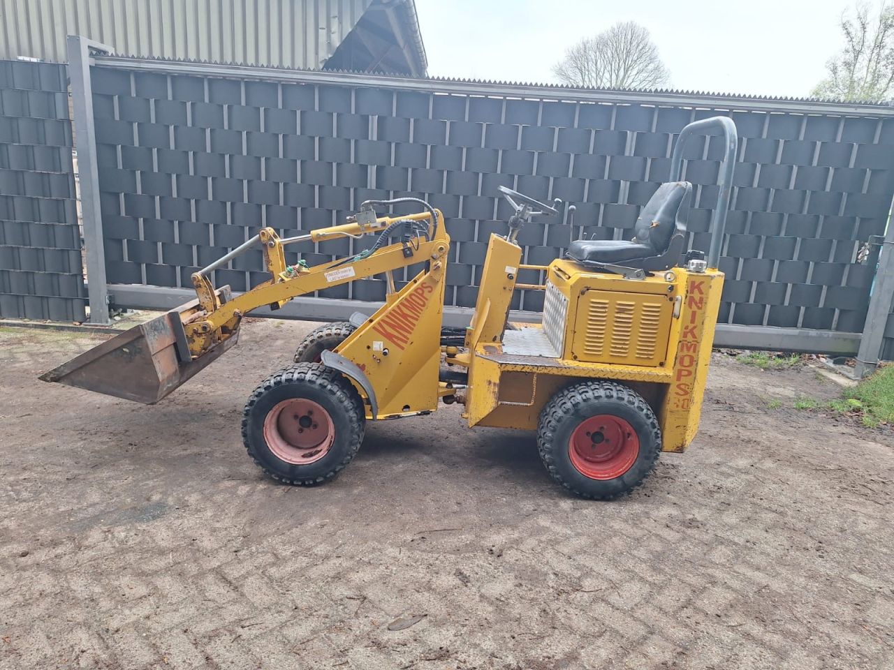 Knikmops 90 shovel avant giant multione hytec