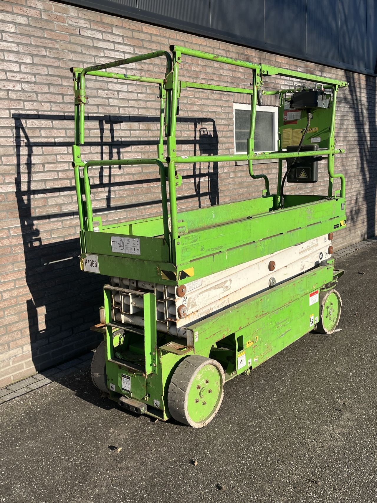 Aichi sv06 elektrische schaarhoogwerker