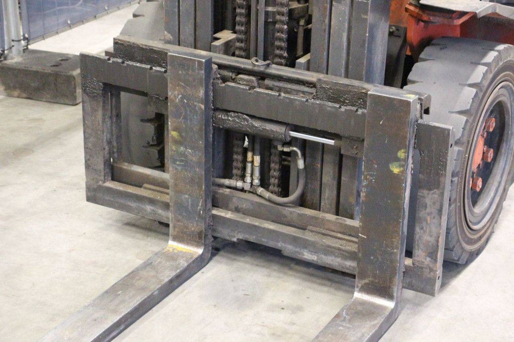 Forklift Nissan 30 LPG 3000kg 6.0m