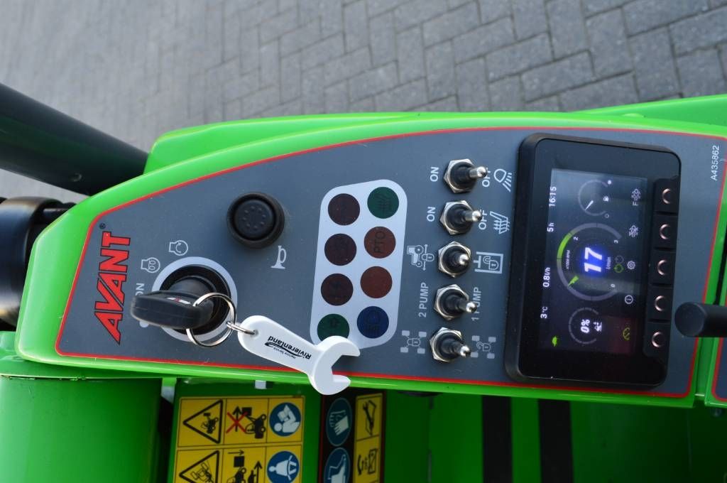 Avant 860i TDL+ met Industriegrijper 130 cm