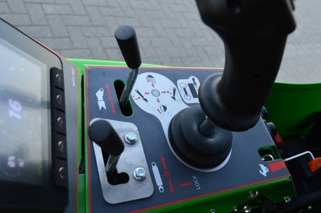 Avant 860i TDL+ met Industriegrijper 130 cm