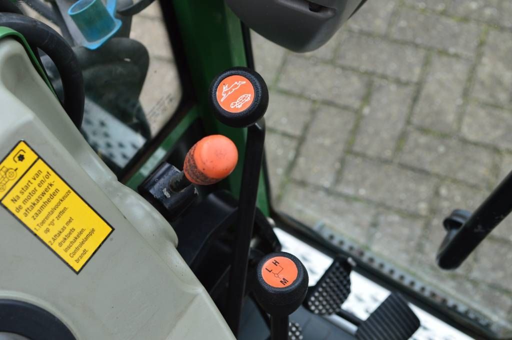 Fendt 208 VA met fronthef, Smalspoor/Fruitteelttractor