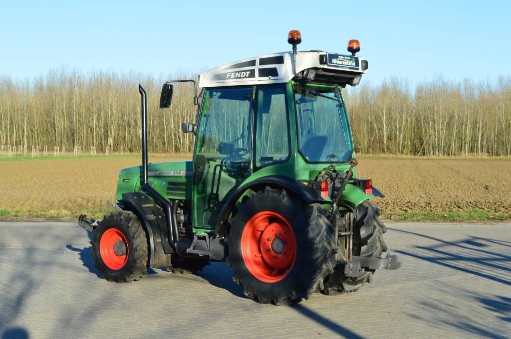Fendt 208 VA met fronthef, Smalspoor/Fruitteelttractor