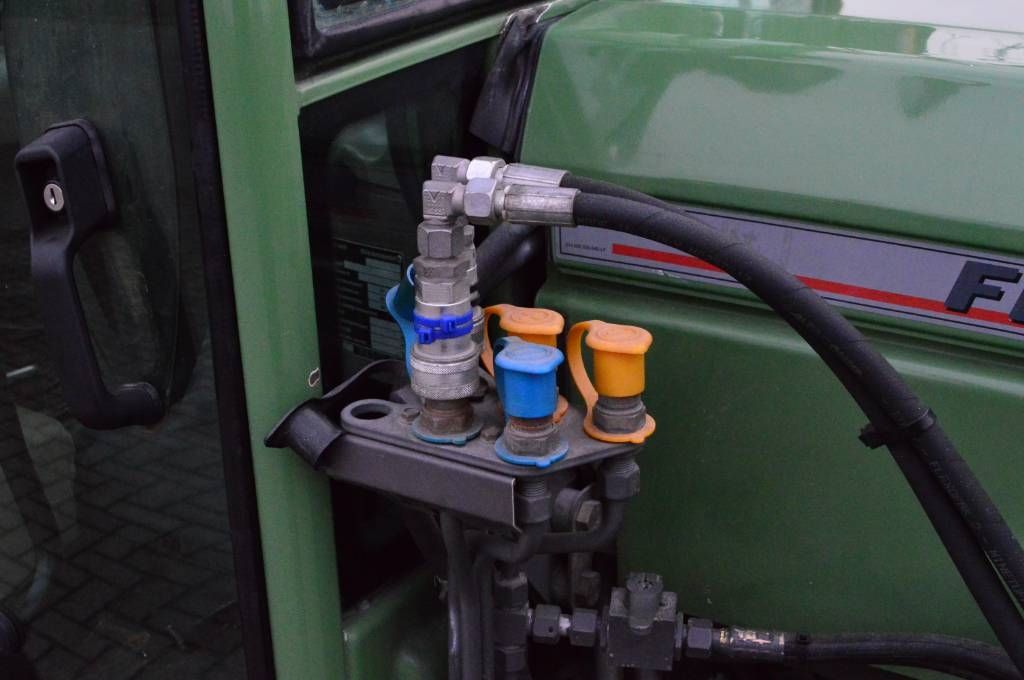 Fendt 208 VA met fronthef, Smalspoor/Fruitteelttractor