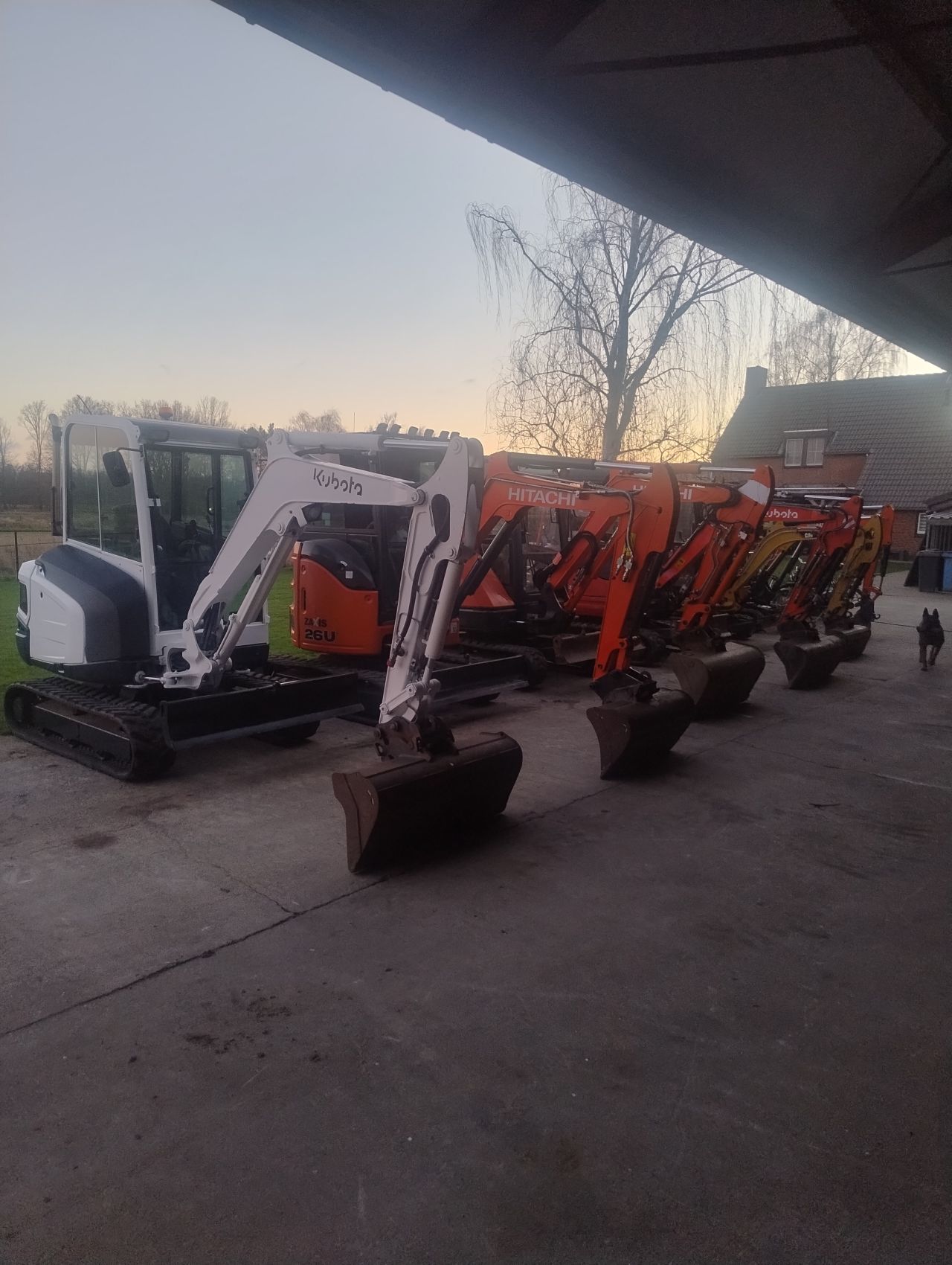 Kubota Hitachi minigraver kx61-3 kx35u kx101-3 kx030 zx26u zx19