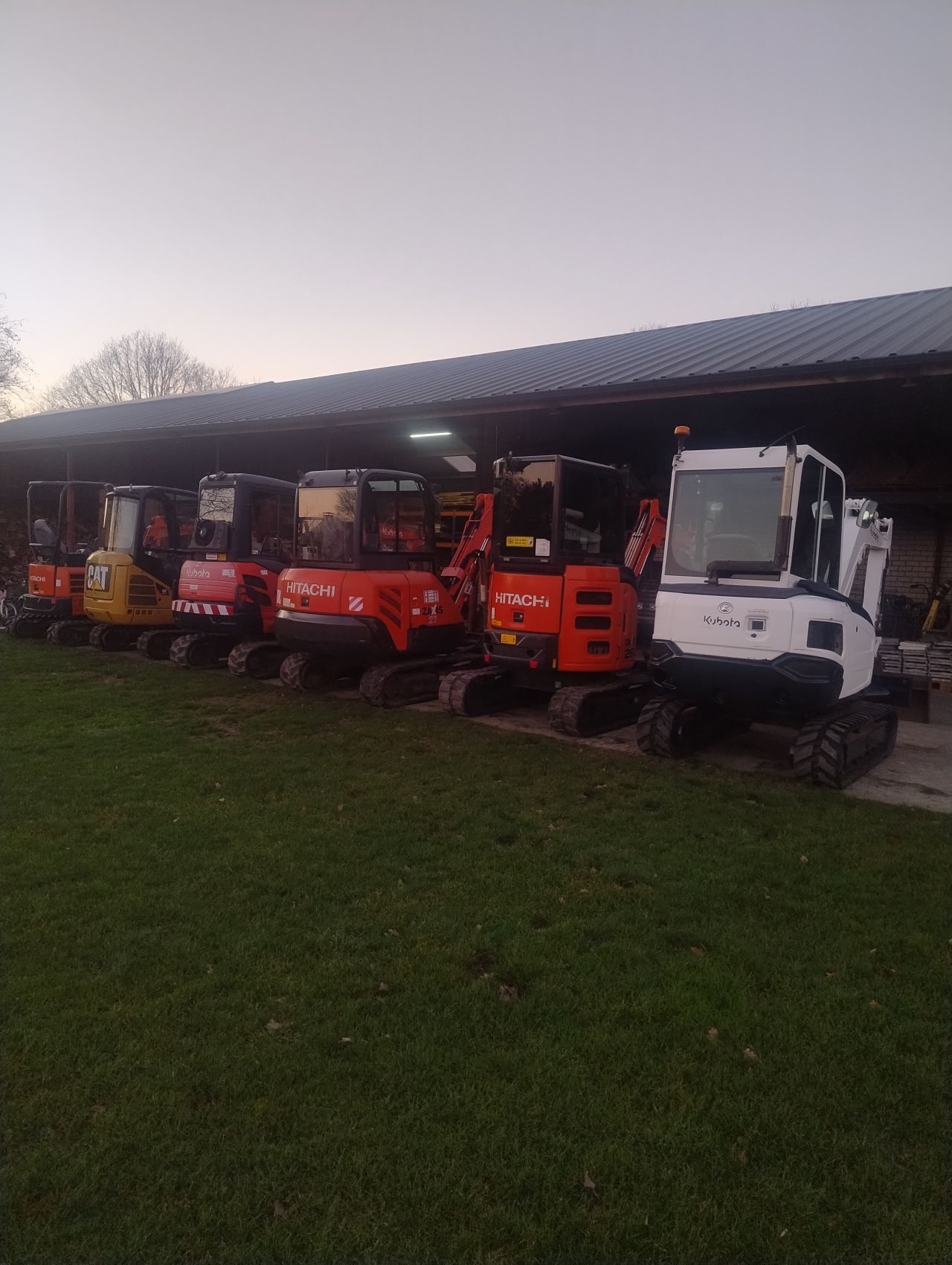 Kubota Hitachi minigraver kx61-3 kx35u kx101-3 kx030 zx26u zx19