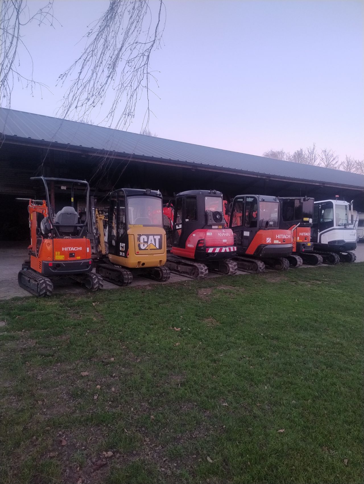 Kubota Hitachi minigraver kx61-3 kx35u kx101-3 kx030 zx26u zx19