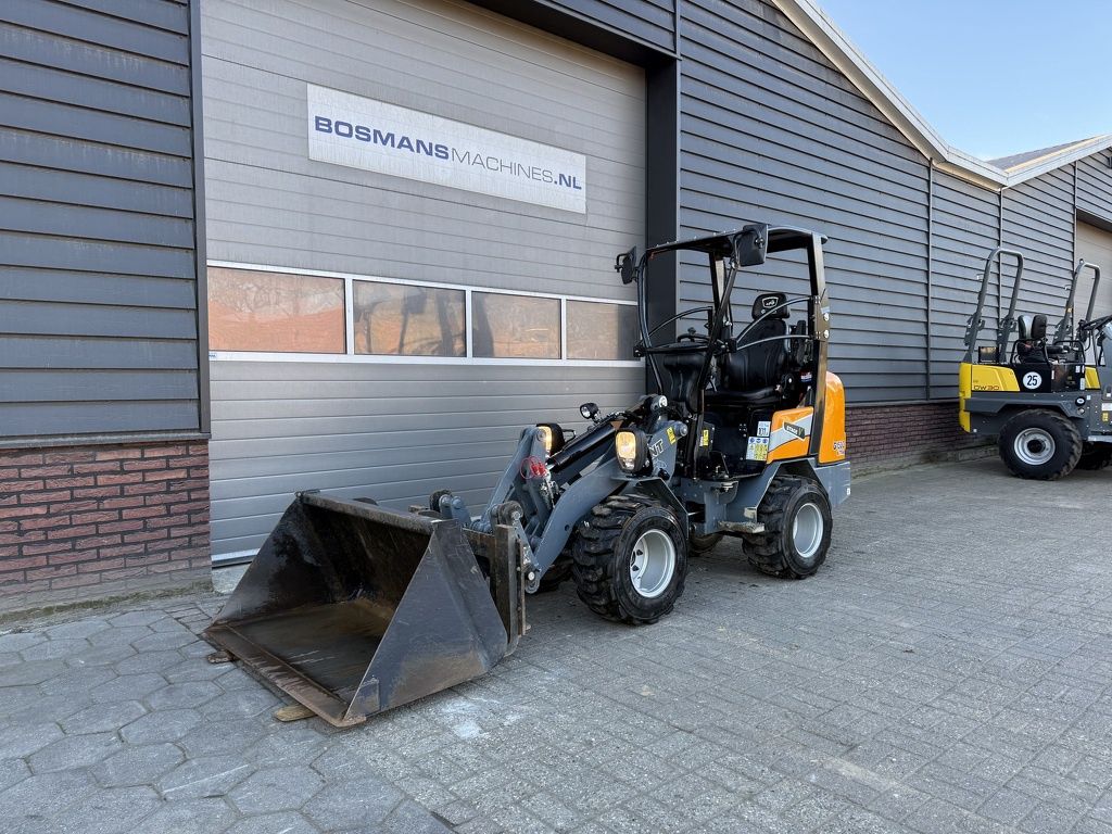 Giant G1500 X-TRA minishovel / kniklader BJ 2024