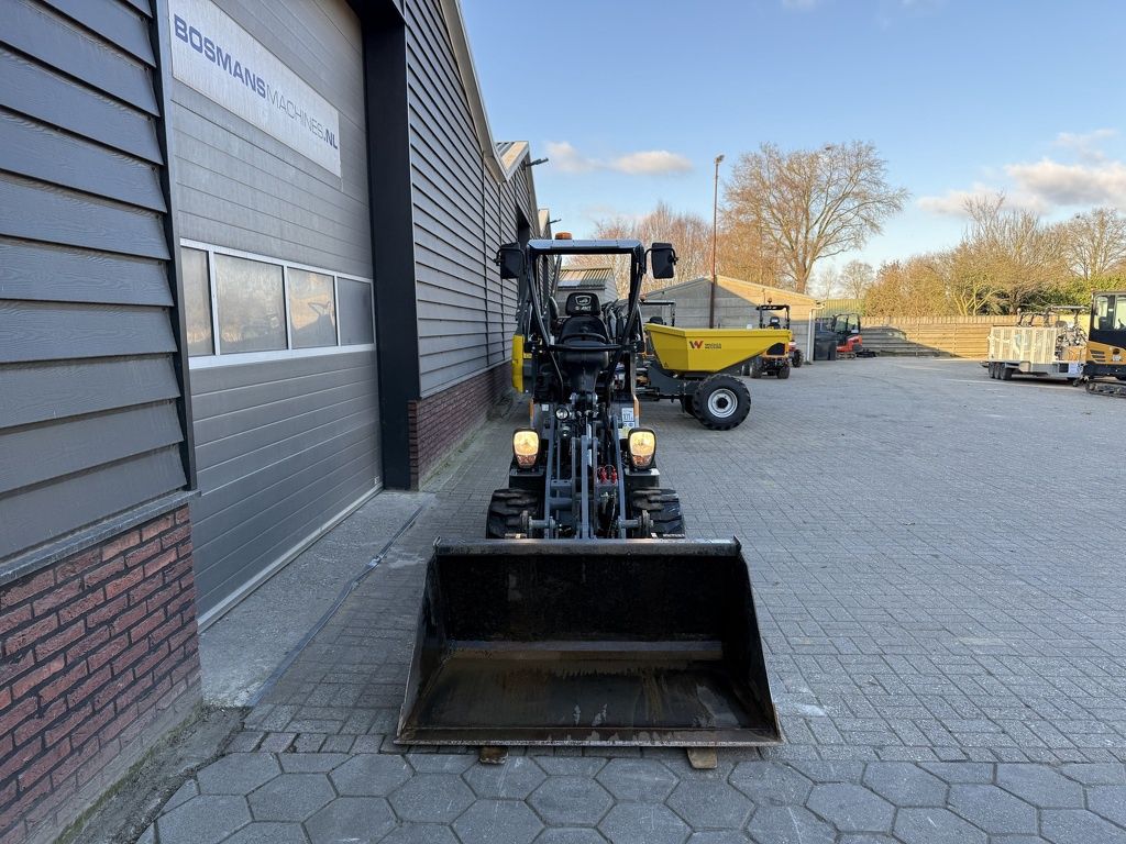 Giant G1500 X-TRA minishovel / kniklader BJ 2024