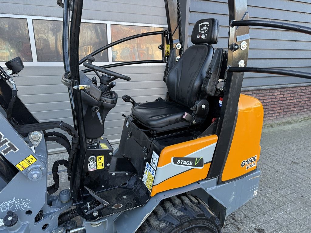 Giant G1500 X-TRA minishovel / kniklader BJ 2024
