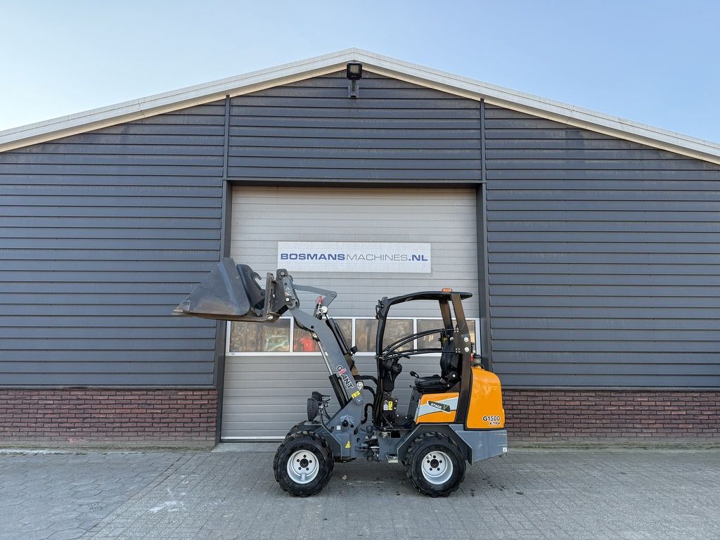 Giant G1500 X-TRA minishovel / kniklader BJ 2024