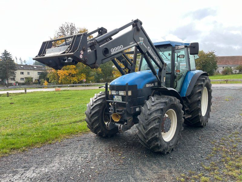 New Holland 8560