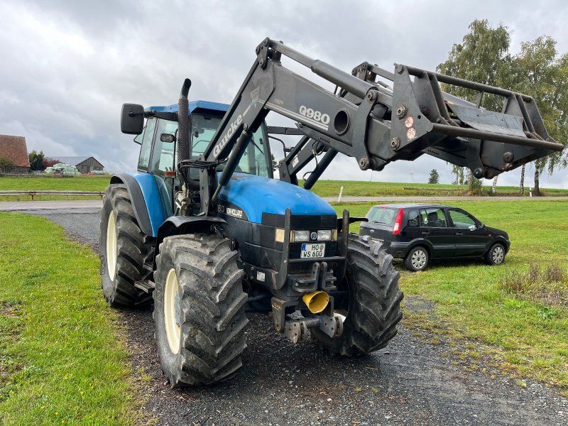 New Holland 8560