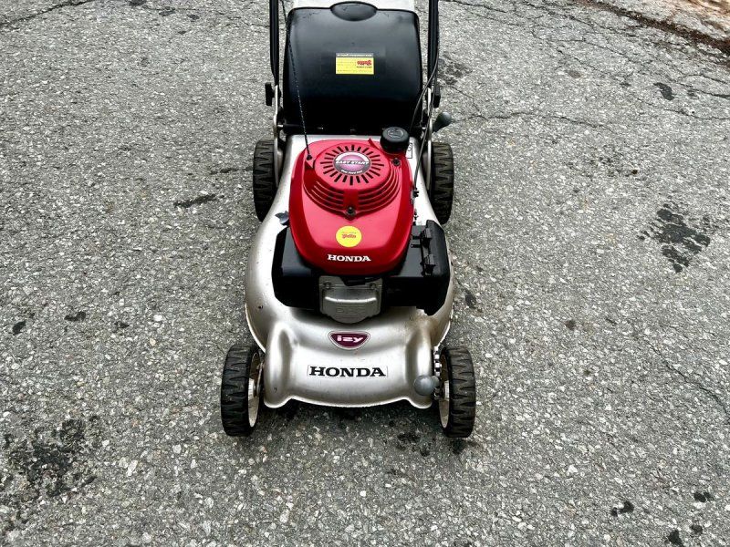 Honda IZY Rasenmäher mit 46cm Schnittbreite
