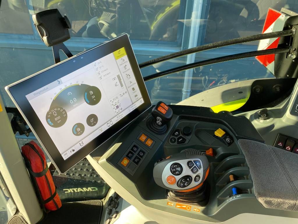 CLAAS Axion 870 Cmatic