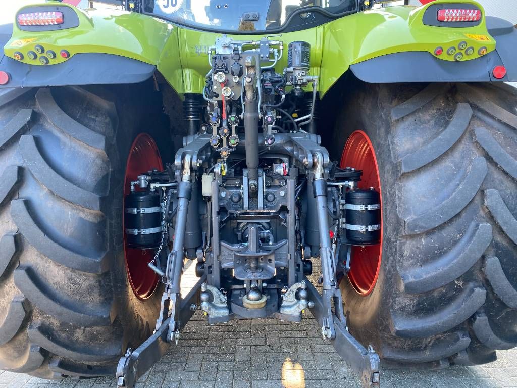 CLAAS Axion 870 Cmatic