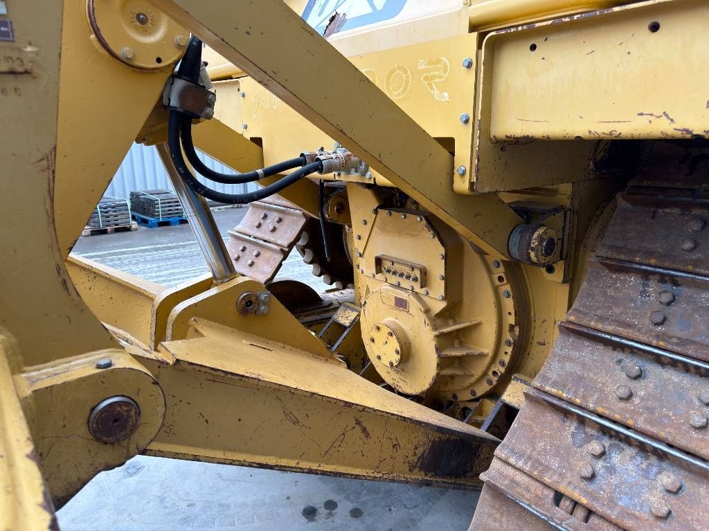 CAT D6T XL