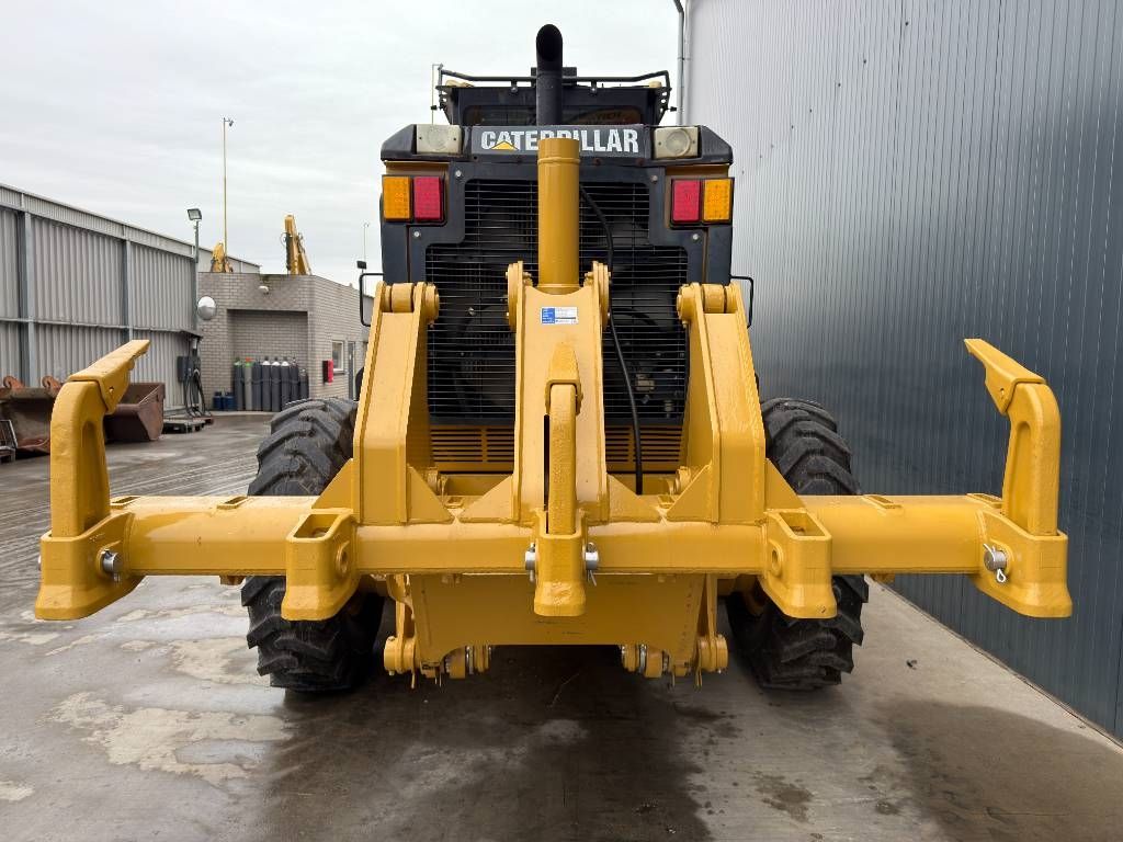 CAT 140M - LOW HOURS