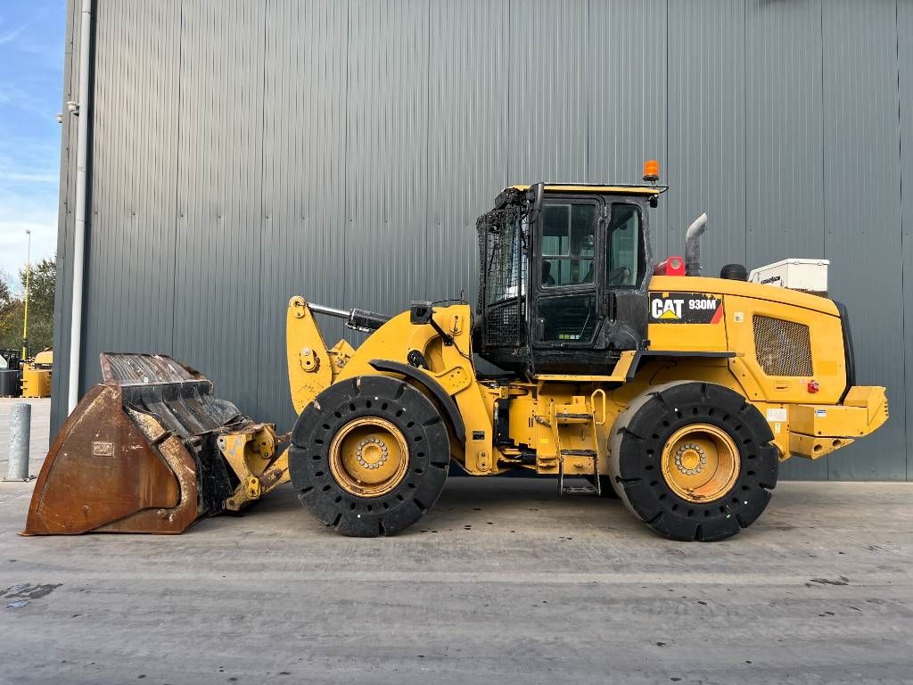 CAT 930M