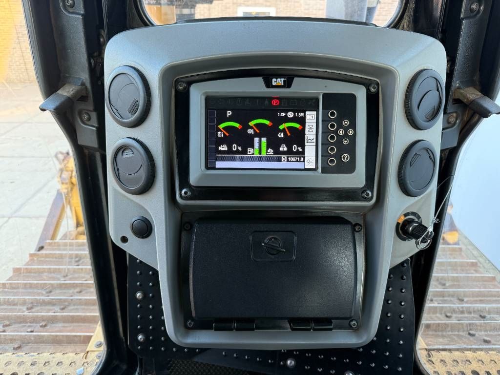 CAT D6T - Ripper Valve / Airco