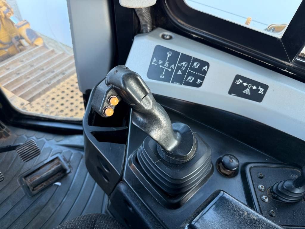 CAT D6T - Ripper Valve / Airco