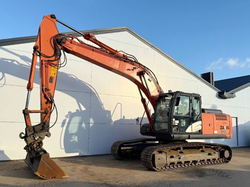 Hitachi ZX210LC-5B - Tilting Bucket / Quick Coupler