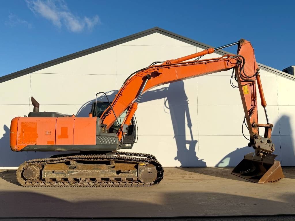 Hitachi ZX210LC-5B - Tilting Bucket / Quick Coupler