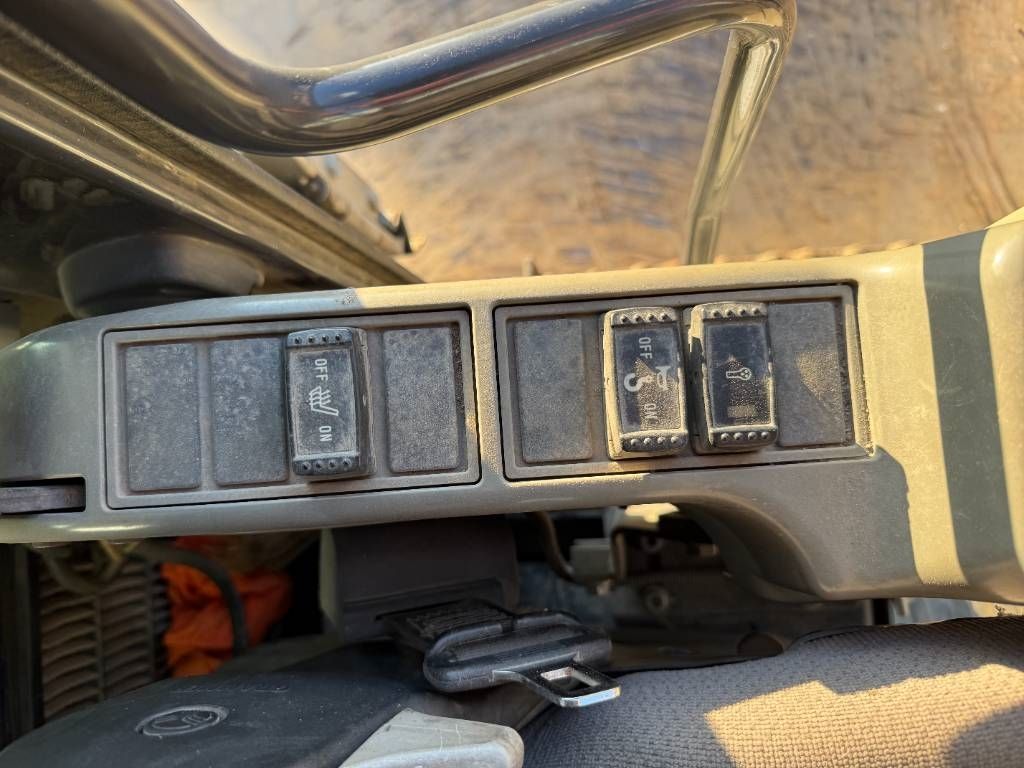 Hitachi ZX210LC-5B - Tilting Bucket / Quick Coupler