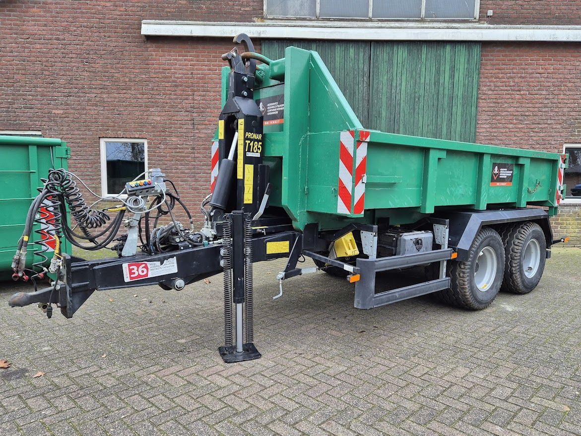 Pronar T185 haakarm carrier containerbak