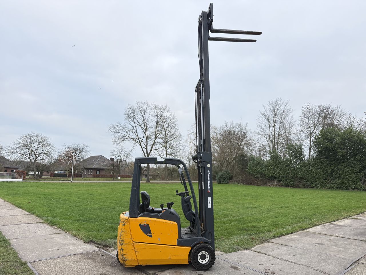 Jungheinrich 1600KG triplex Freelift Sideshift 4e 1900uur