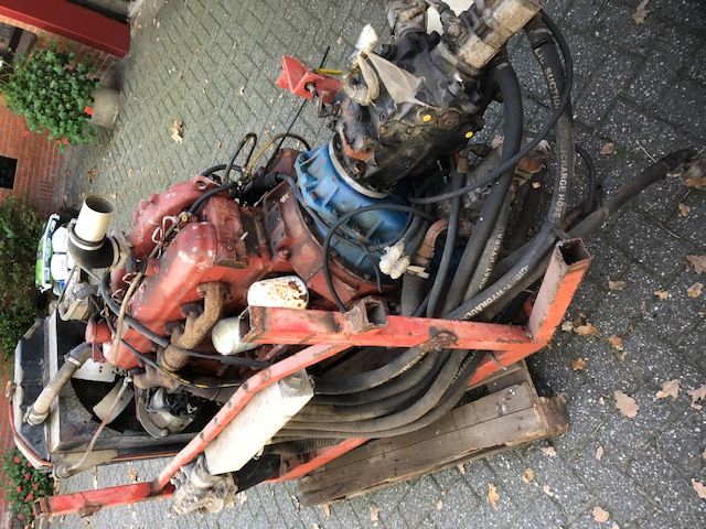 Fiat iveco 6 cilinder motor met compressor en hydro pompen