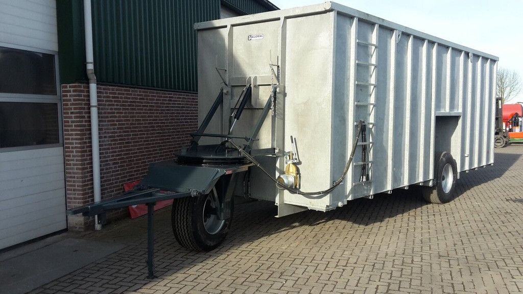 Mestcontainer met neuswiel manure container