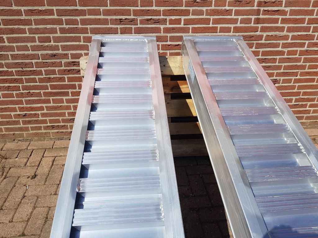 Oprijplanken 3000x450 mm loading ramp