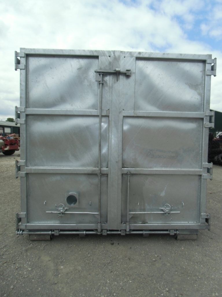 Haakarm mestcontainer manure container