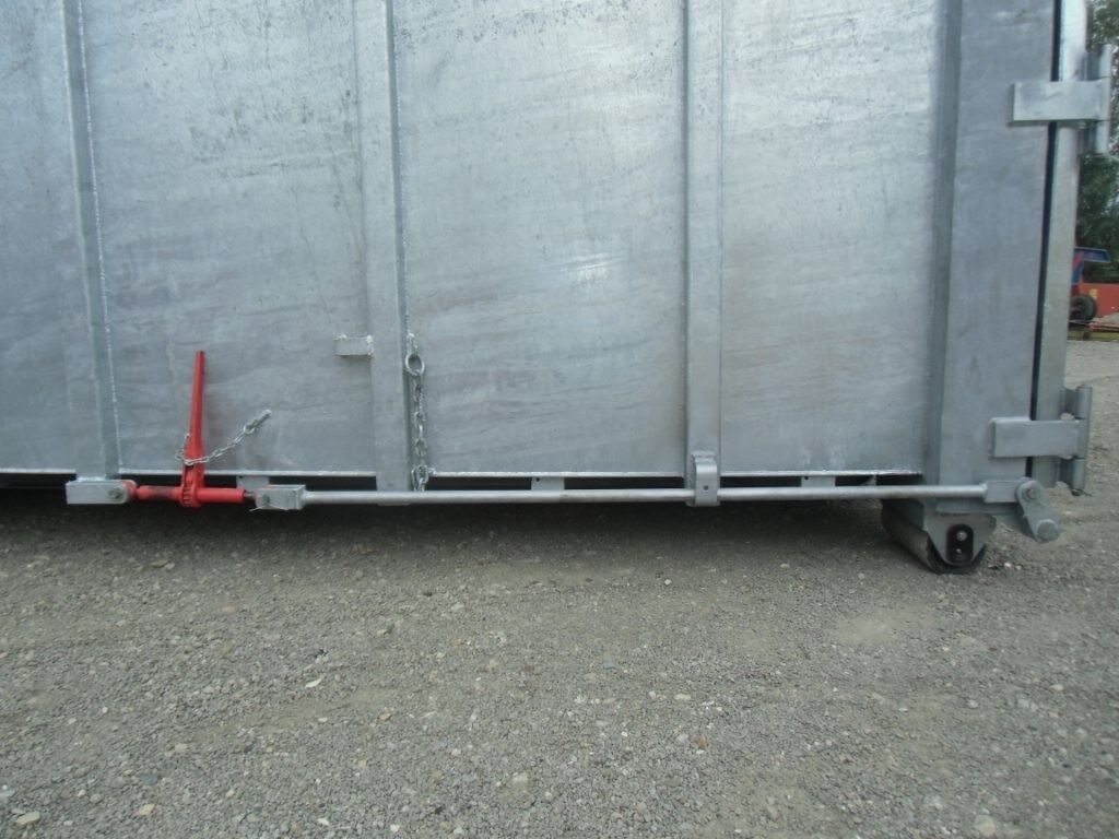 Haakarm mestcontainer manure container