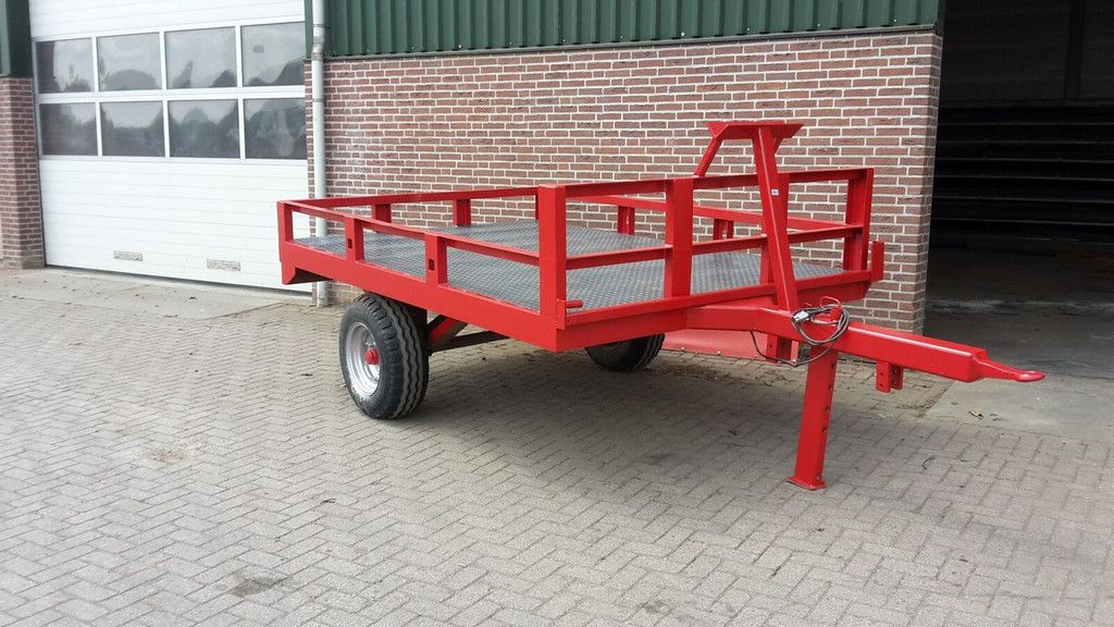 Agomac bakkenwagen bale trailer