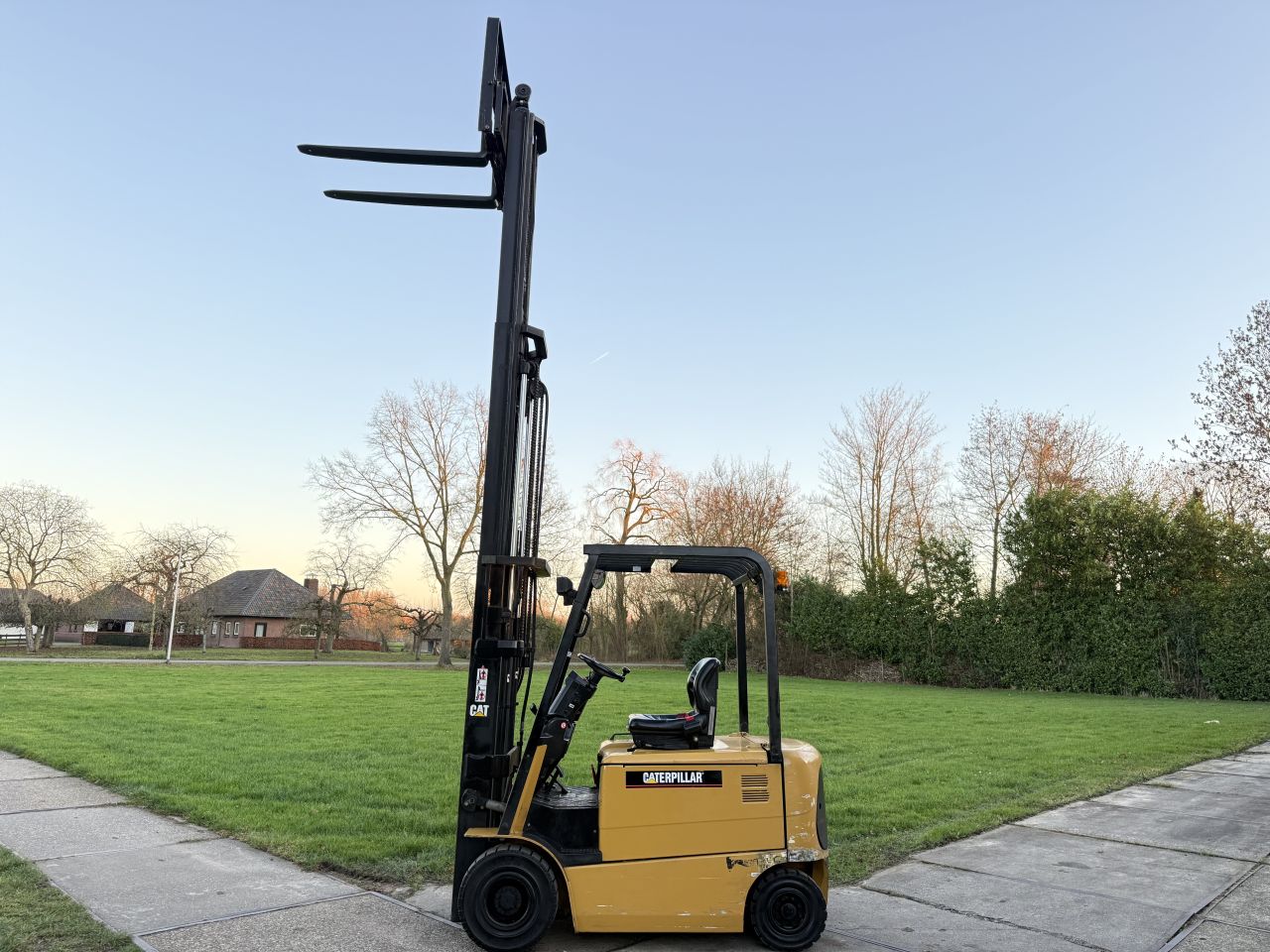 Caterpillar 2500KG elektrisch triplex 4.7M Sideshift 4000uur