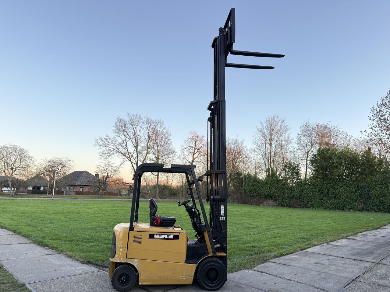 Caterpillar 2500KG elektrisch triplex 4.7M Sideshift 4000uur