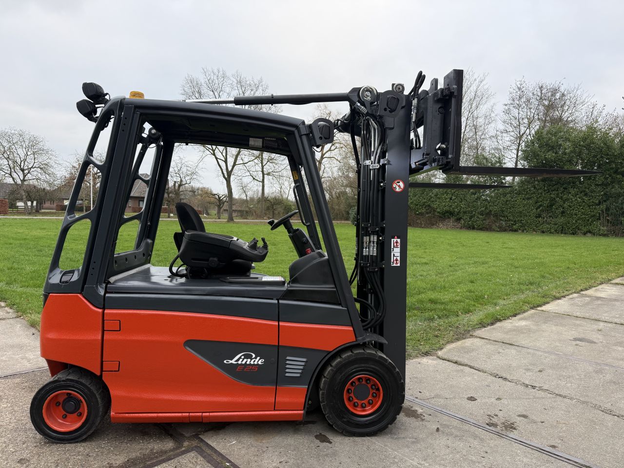 Linde E25 heftruck triplo freelift Sideshift vorkversteller