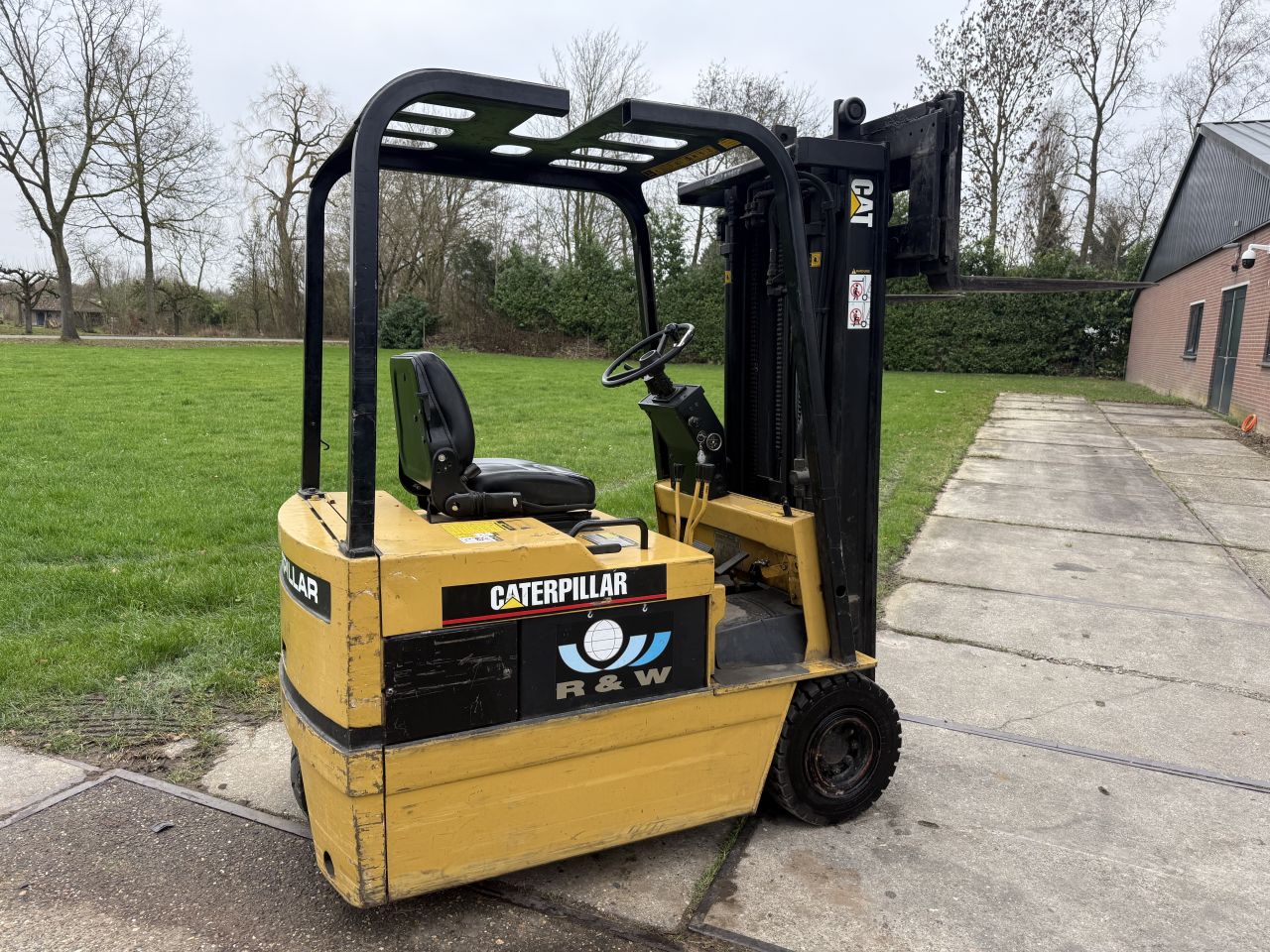 Caterpillar 1500KG elektrisch triplex Freelift sideshift