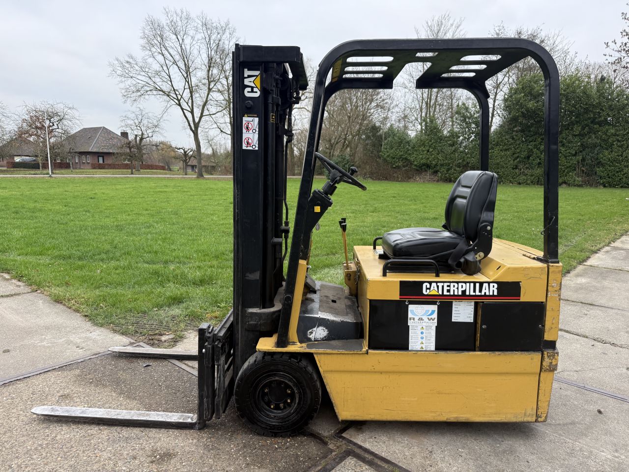 Caterpillar 1500KG elektrisch triplex Freelift sideshift