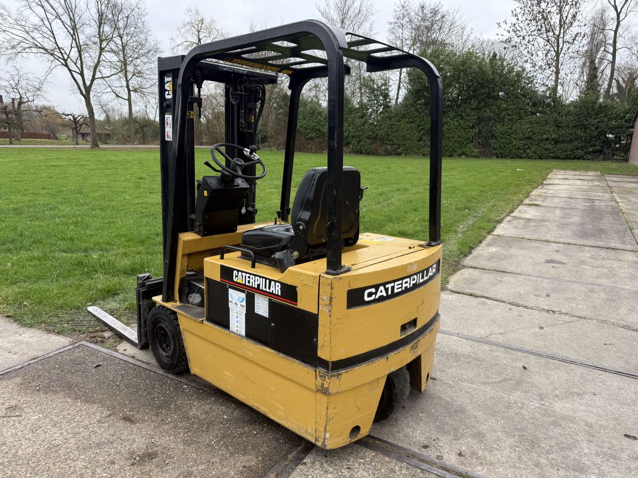 Caterpillar 1500KG elektrisch triplex Freelift sideshift