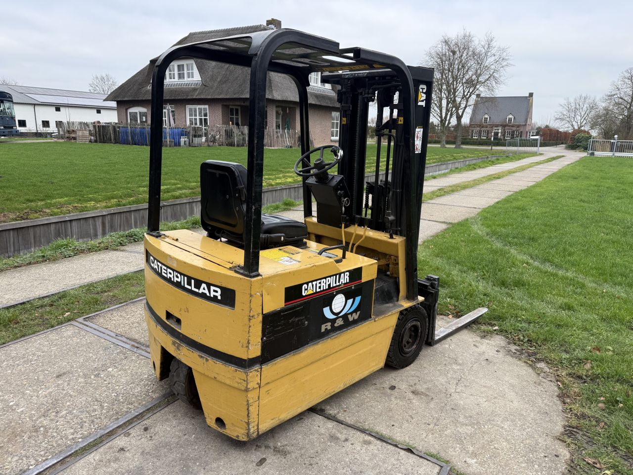 Caterpillar 1500KG elektrisch triplex Freelift sideshift