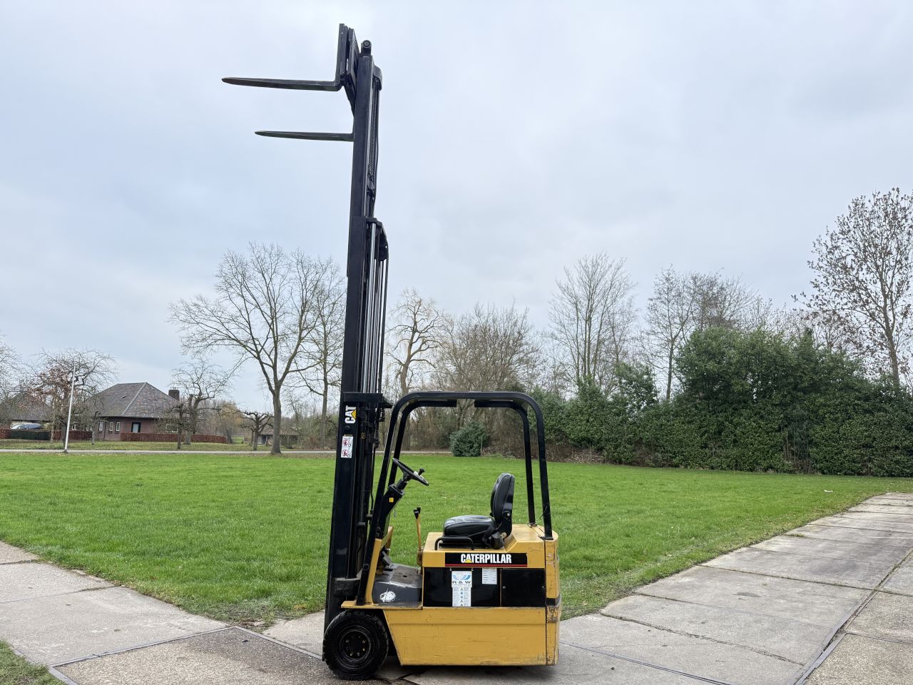 Caterpillar 1500KG elektrisch triplex Freelift sideshift