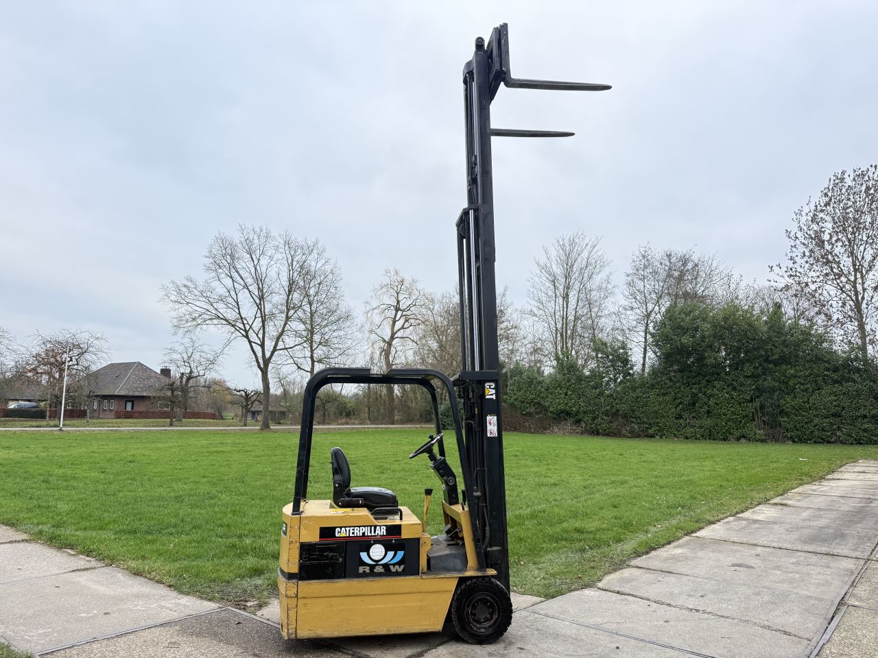 Caterpillar 1500KG elektrisch triplex Freelift sideshift