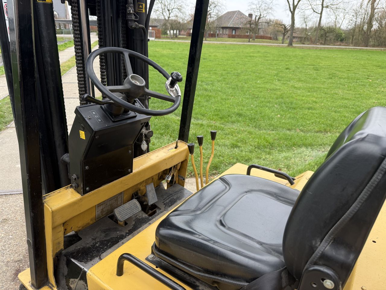 Caterpillar 1500KG elektrisch triplex Freelift sideshift